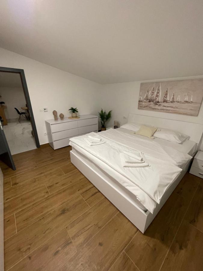 Holiday Home “Marko” With Heated Pool! Нин Экстерьер фото